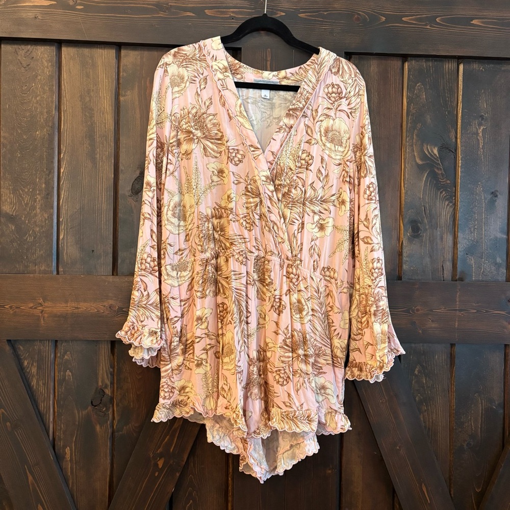 ❗️FINAL❗️Agua Bendita x Target Blush and Beige Floral Romper